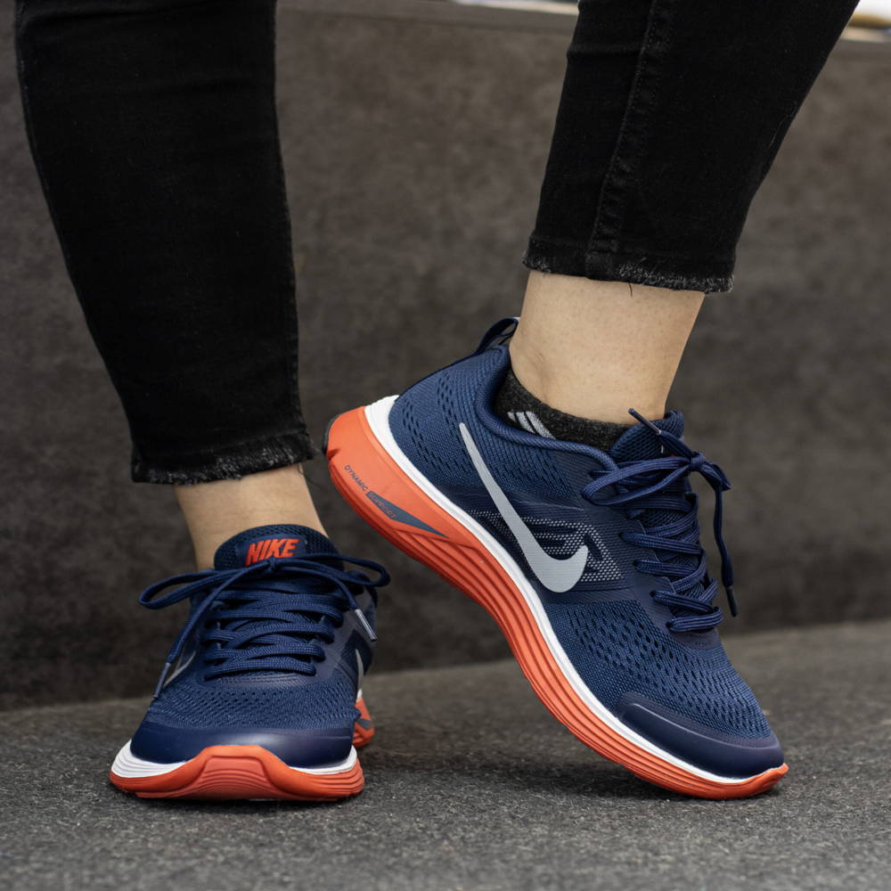 NIKE