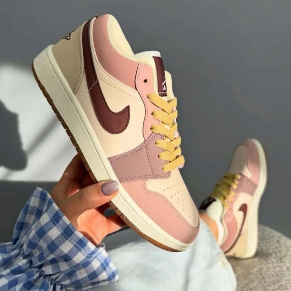 NIKE