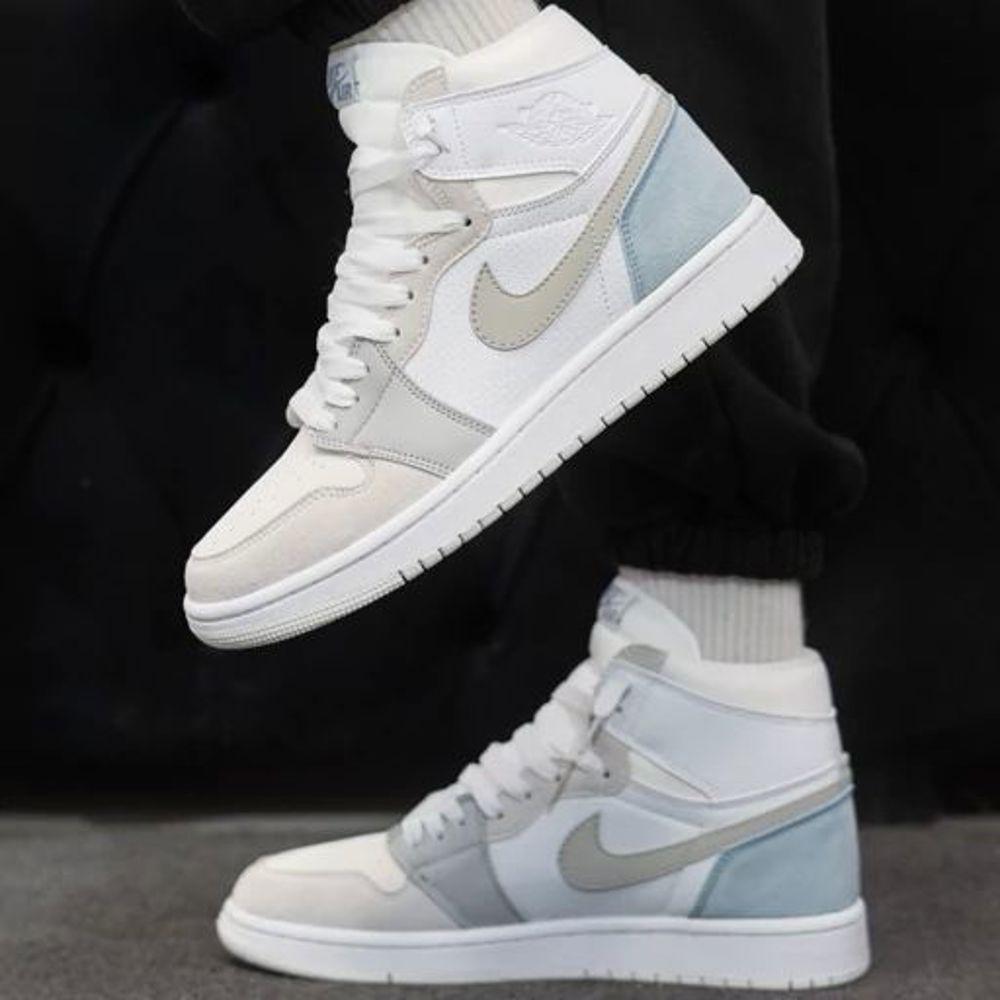 NIKE